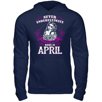 Never Underestimate A Black Woman Born In April Gildan - Pullover Hoodie Navy