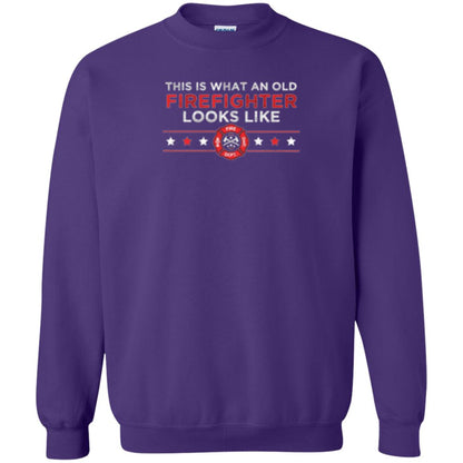 This Is What An Old Firefighter Looks Like T-shirt Purple