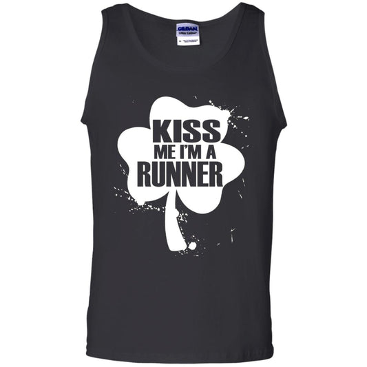 Kiss Me I_m Runner St. Patrick_s Day T-shirt Black
