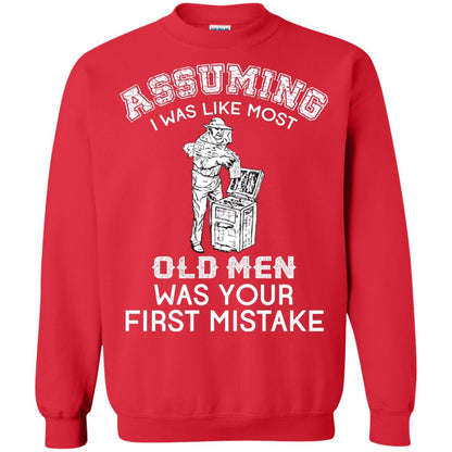 Assuming I Was Like Most Old Men Beekeeper T-shirt Red