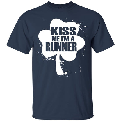 Kiss Me I_m Runner St. Patrick_s Day T-shirt Navy