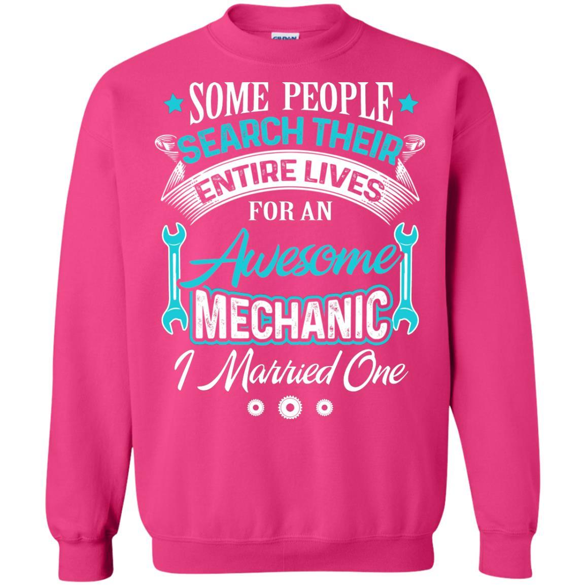 Mechanic T-shirt Some People Search Their Entire Lives For An Awesome Mechanic Heliconia