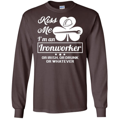 Funny St Patricks Day Shirt Kiss Me I Am An Ironworker Dark Chocolate