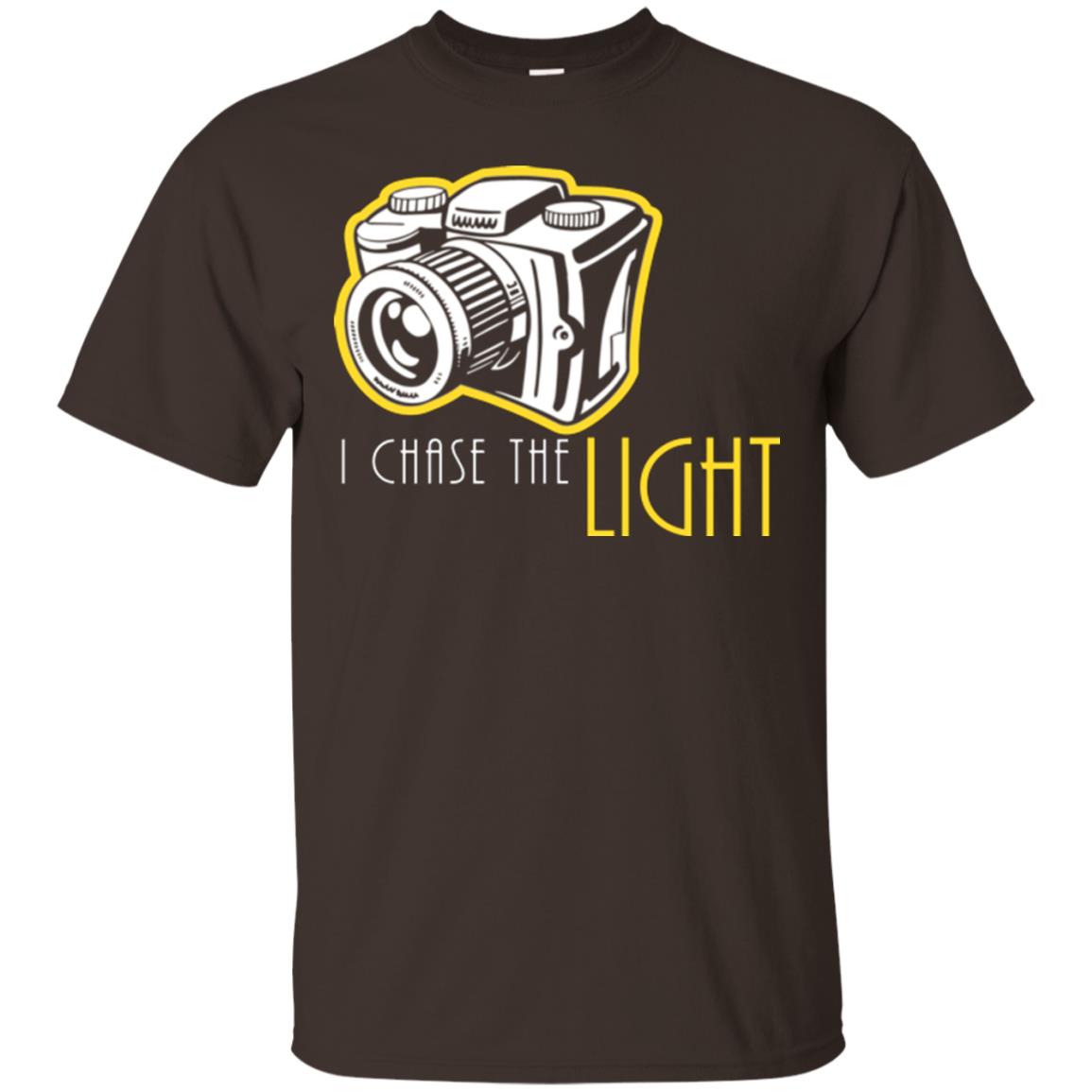 Photography Lover T-shirt I Chase The Light Dark Chocolate