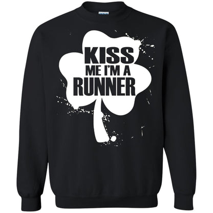 Kiss Me I_m Runner St. Patrick_s Day T-shirt Black