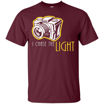Photography Lover T-shirt I Chase The Light Maroon
