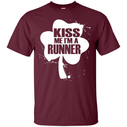 Kiss Me I_m Runner St. Patrick_s Day T-shirt Maroon