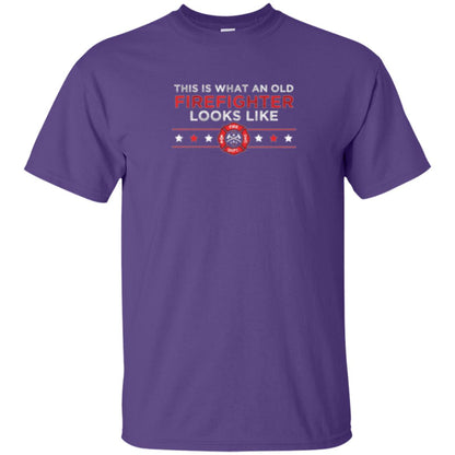 This Is What An Old Firefighter Looks Like T-shirt Purple
