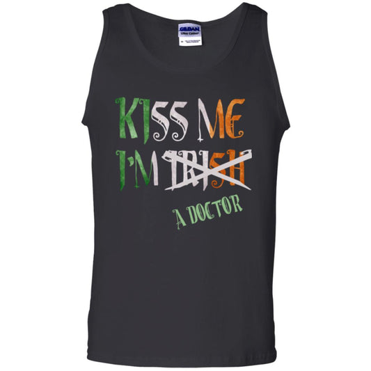 Saint Patrick's Day T-shirt Kiss Me I'm Irish A Doctor Black