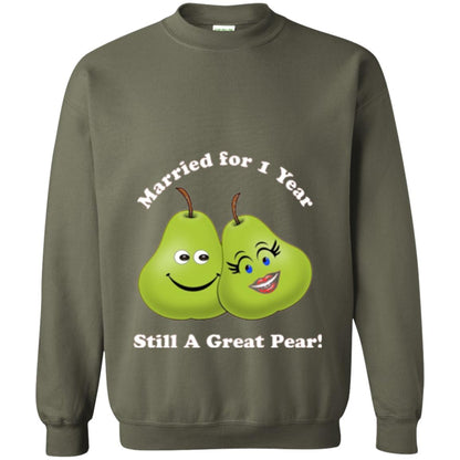 Married For 1 Year Still A Great Pear 1st Anniversary T-shirt Military Green