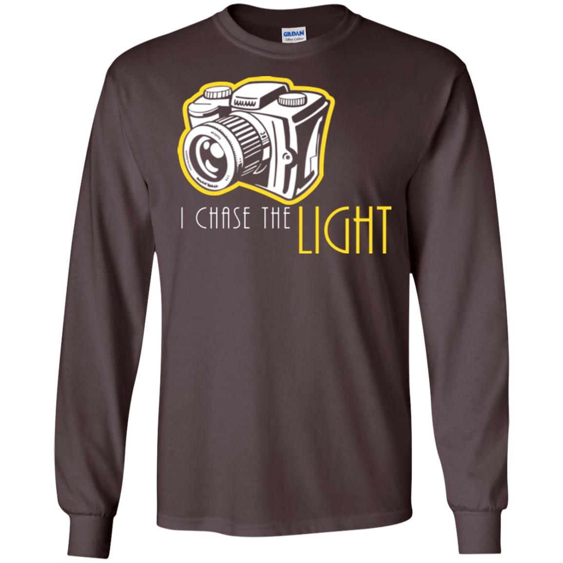 Photography Lover T-shirt I Chase The Light Dark Chocolate