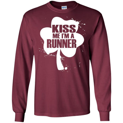 Kiss Me I_m Runner St. Patrick_s Day T-shirt Maroon