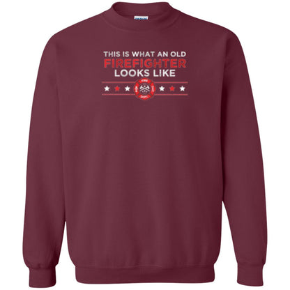 This Is What An Old Firefighter Looks Like T-shirt Maroon