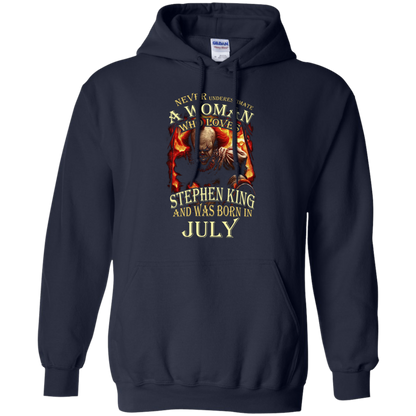 July T-shirt Never Underestimate A Woman Who Loves Stephen King Navy