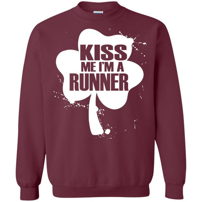 Kiss Me I_m Runner St. Patrick_s Day T-shirt Maroon