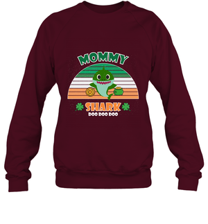 Irish Mommy Shark Saint Patricks Day Family ShirtUnisex Fleece Pullover Sweatshirt