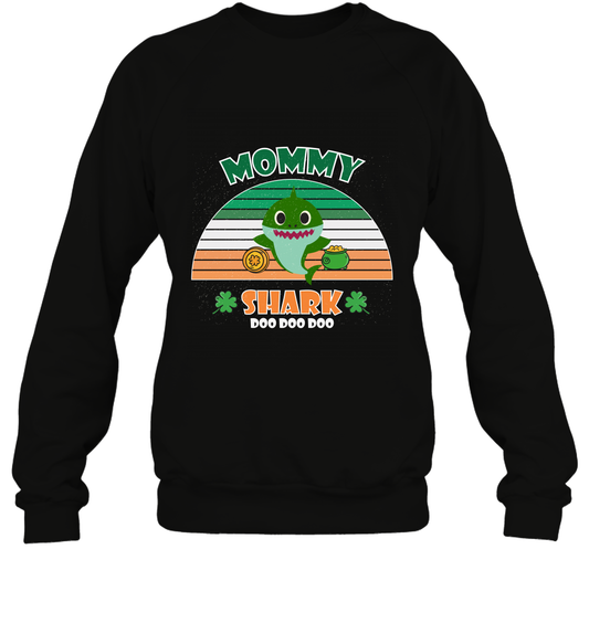Irish Mommy Shark Saint Patricks Day Family Shirt Sweatshirt Black