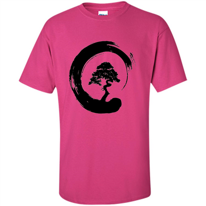 Bonsai Tree in Enso Circle - Buddhist Zen Calligraphy t-hirt Heliconia