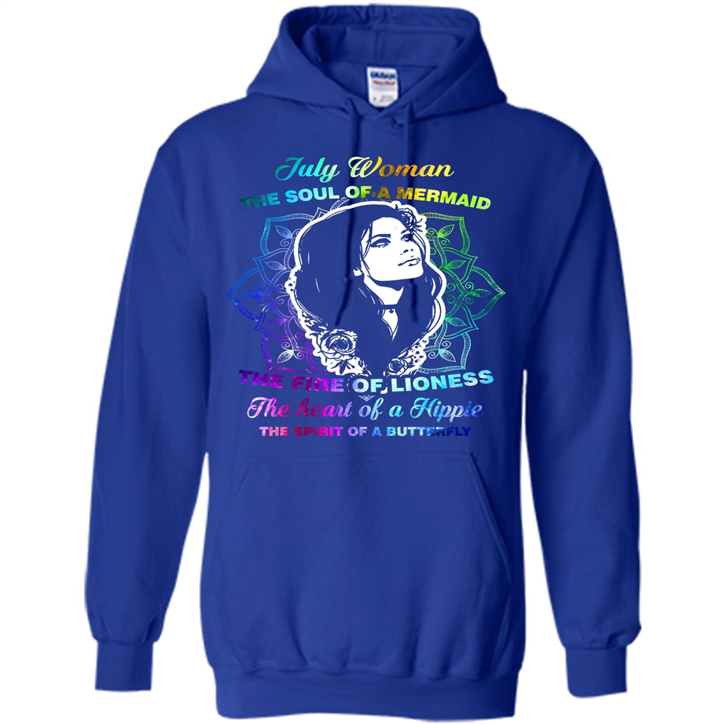 July Woman T-shirt The Heart Of A Hippie Royal