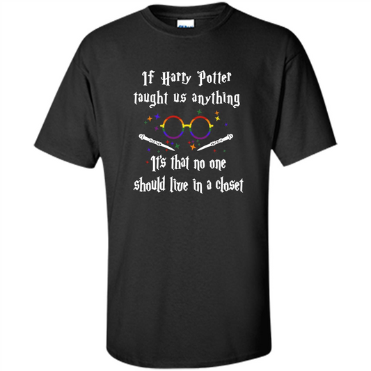 Movies T-shirt It's That No One Should Live In A Closet Black