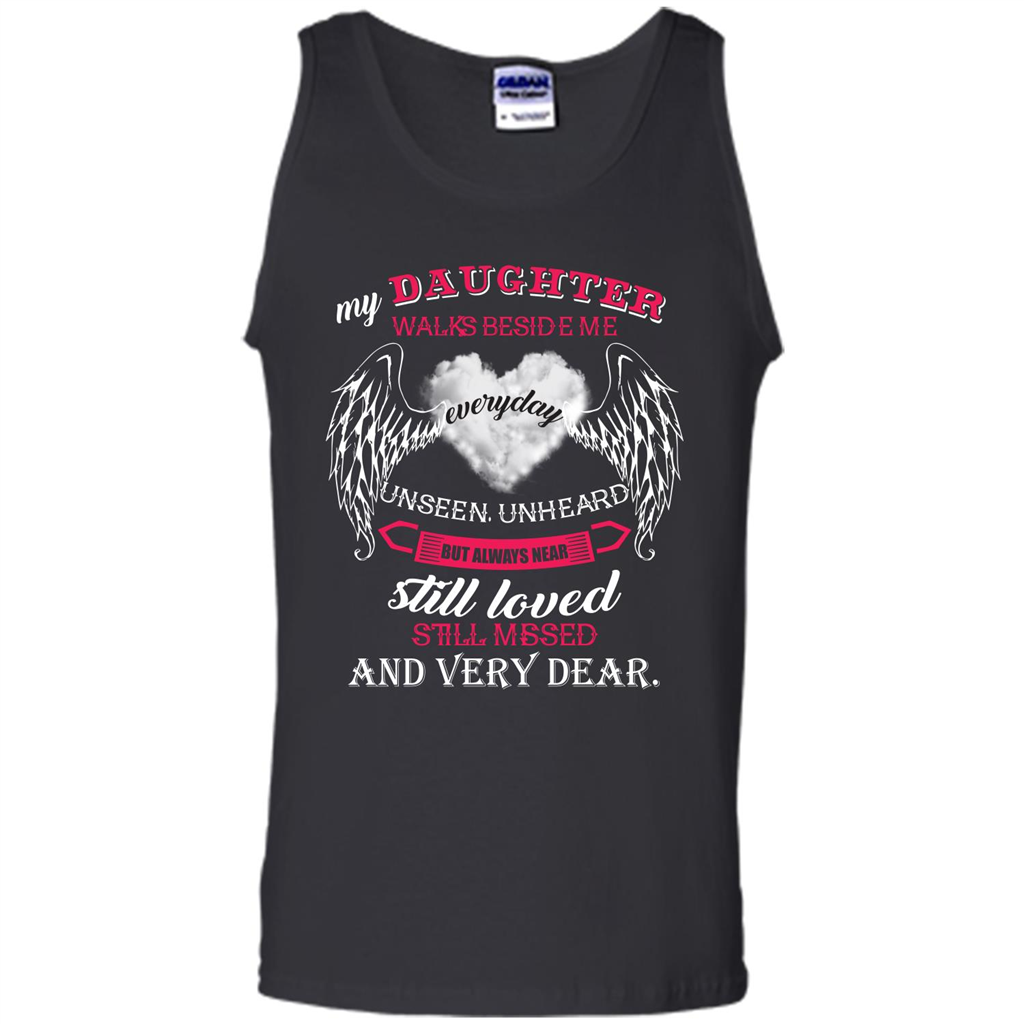 Parent T-shirt My Daughter Walks Beside Me Everyday Unseen T-shirt Black