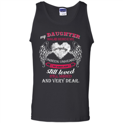 Parent T-shirt My Daughter Walks Beside Me Everyday Unseen T-shirt Black
