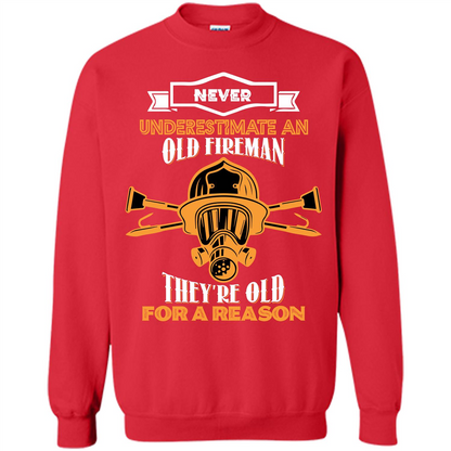Fireman T-shirt Never Underestimate An Old Fireman Red