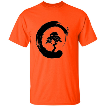 Bonsai Tree in Enso Circle - Buddhist Zen Calligraphy t-hirt Orange